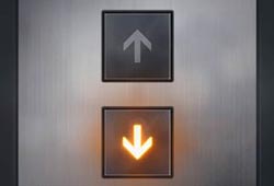 آسانسور ما توسط شرکت سازنده بیمه شده است. آیا باز هم لازم است بیمه شود؟